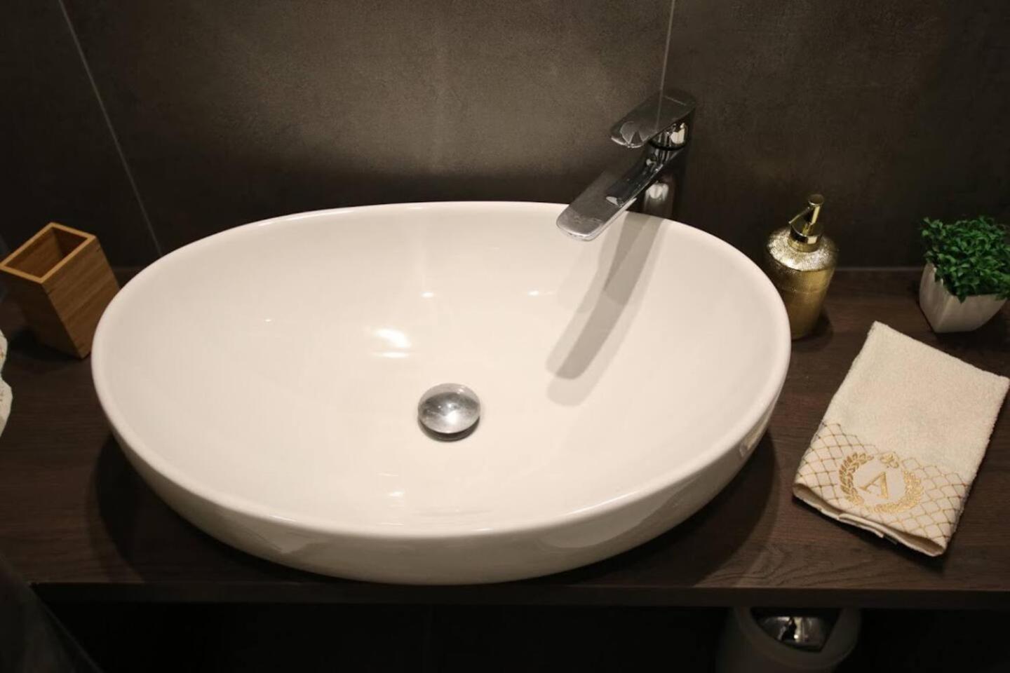 Aurelia Antik Old Hotel Загреб Екстериор снимка