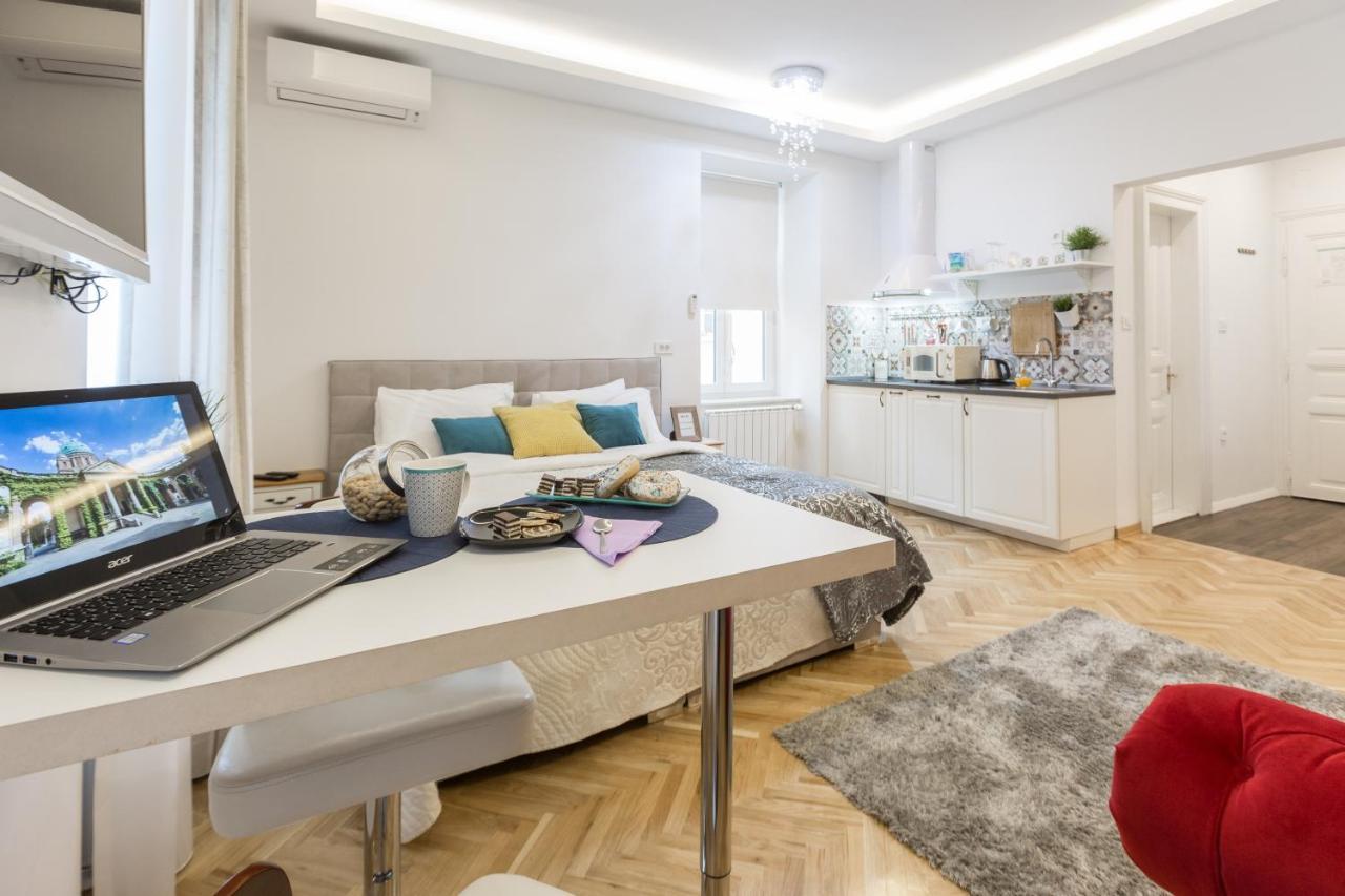 Aurelia Antik Old Hotel Загреб Екстериор снимка
