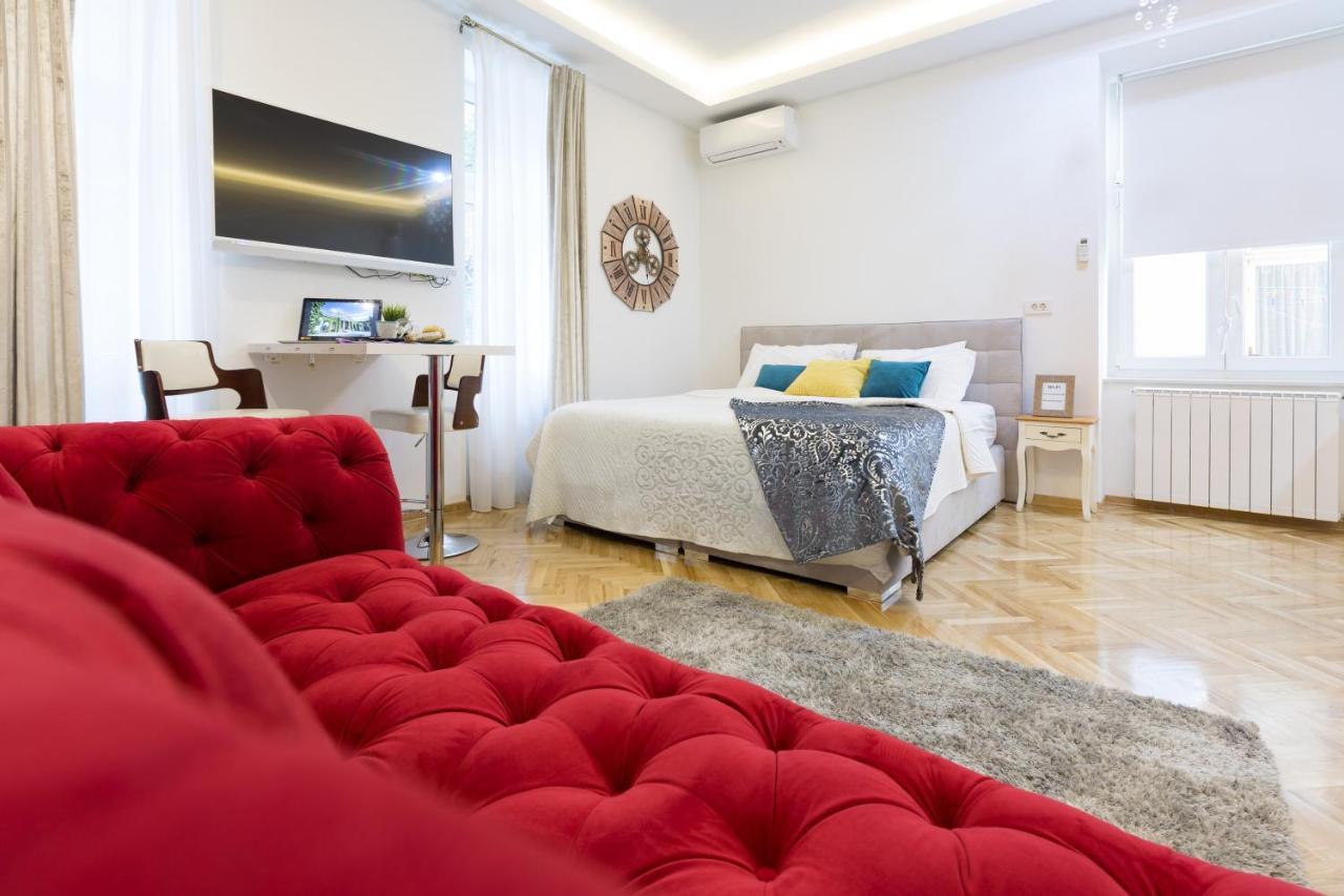 Aurelia Antik Old Hotel Загреб Екстериор снимка