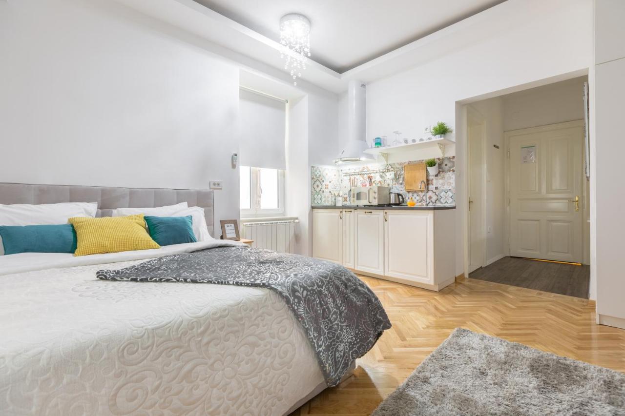 Aurelia Antik Old Hotel Загреб Екстериор снимка