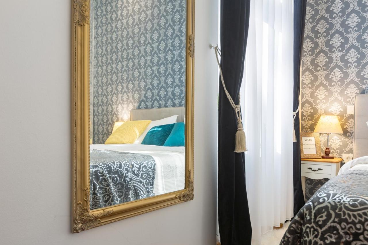 Aurelia Antik Old Hotel Загреб Екстериор снимка