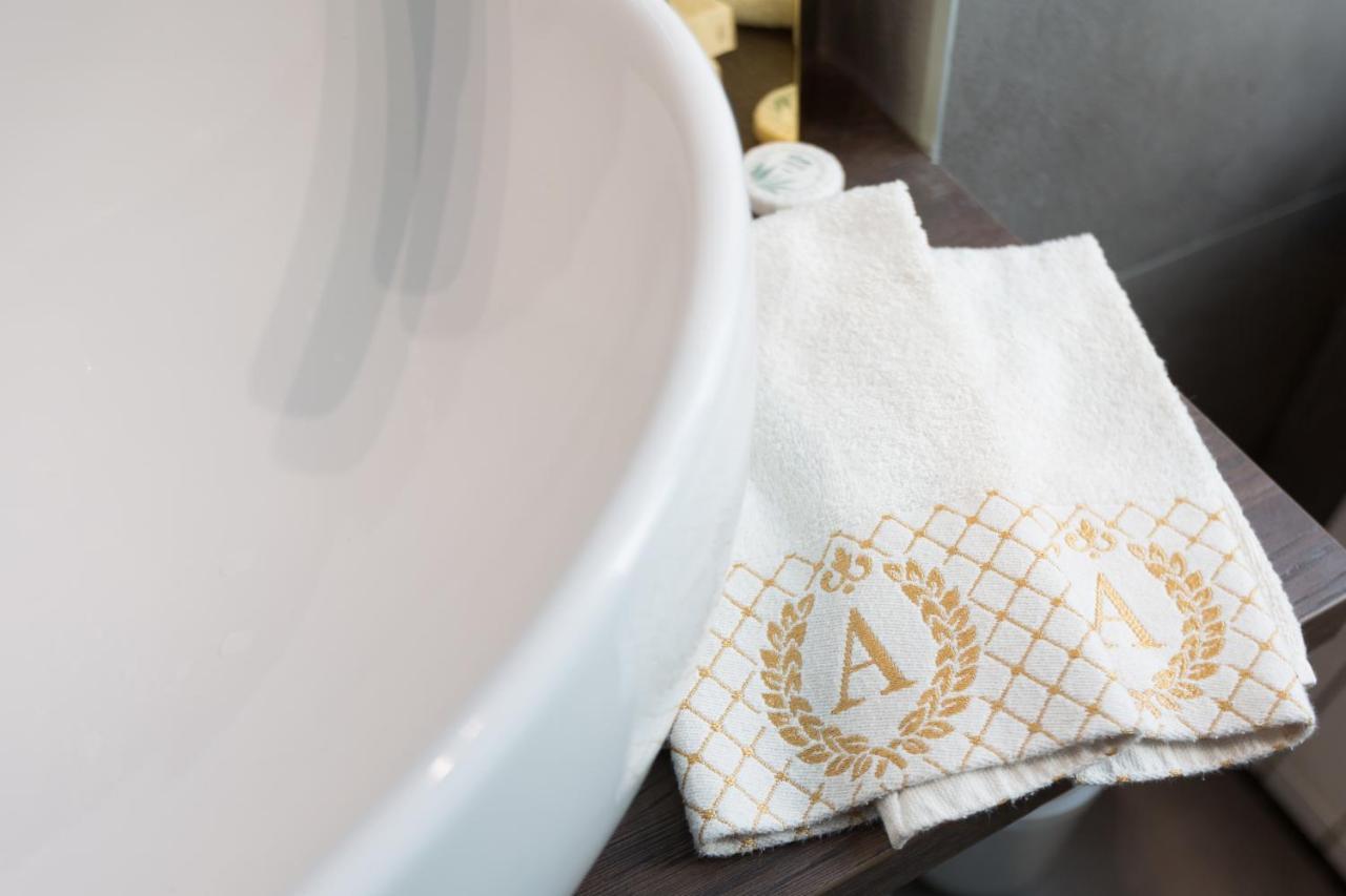 Aurelia Antik Old Hotel Загреб Екстериор снимка