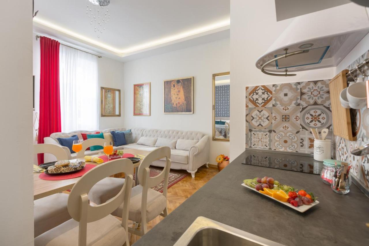 Aurelia Antik Old Hotel Загреб Екстериор снимка